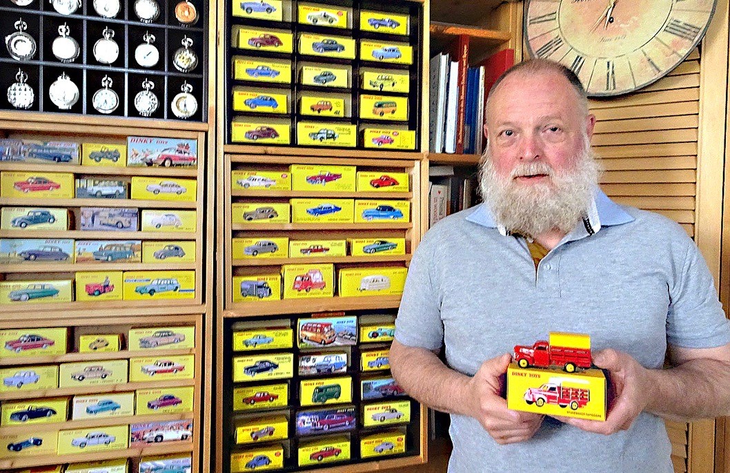 Eine filigrane Ausgestaltung mit guter und schwerer Haptik: Oldtimer, die diese Ansprüche erfüllen, finden den Weg in die Sammlervitrinen von Didier Rollez.